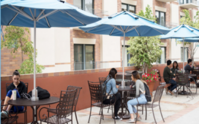 Estructuras para sombra con paneles solares