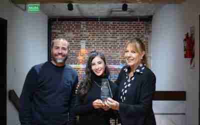 La Municipalidad reconoció a la Ingeniera Ileana Barrionuevo por su destacada participación en el Mundial de Ciberseguridad