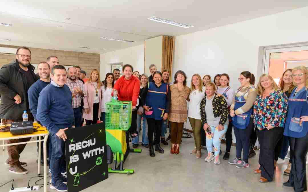 La Municipalidad de Córdoba instala ReciU Bikes en parques educativos y escuelas municipales para promover la cultura de reciclado